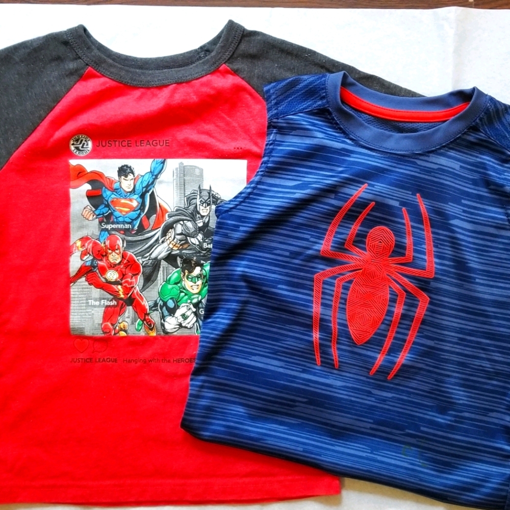 2 Set boys tops, size 4/5, Marvel